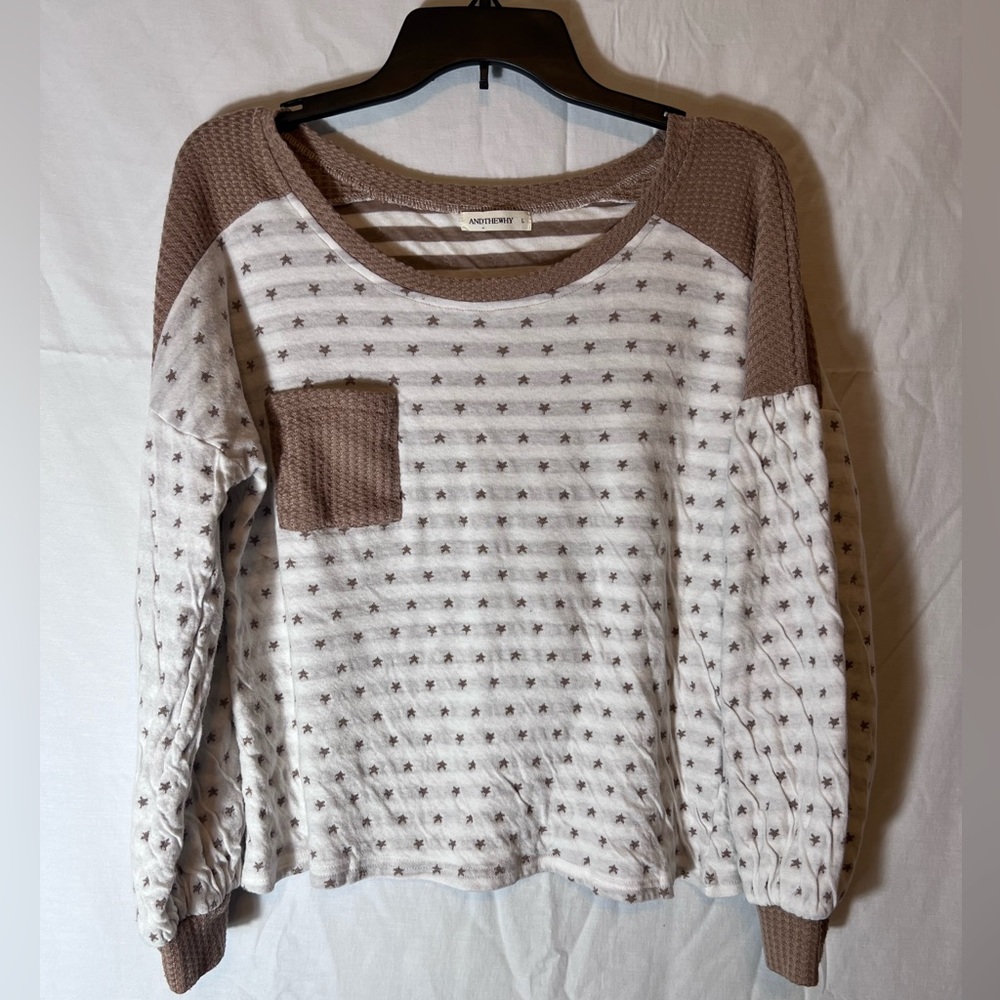 AndTheWay beautiful soft top Sz L